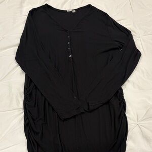 GAP Black Long Sleeve maternity Tee